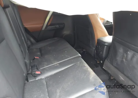 2018 Toyota Rav4 Se z USA, uszkodzony, nr VIN JTMJFREV7JJ221747